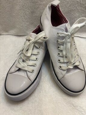 Classic White Canvas Sneakers for Women